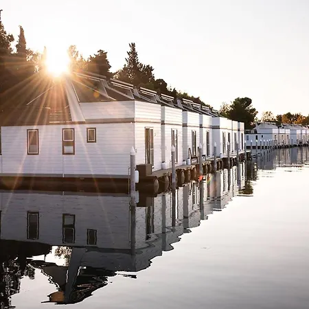 Botel Dreamy Houseboat By The Sea With Terrace And Hot Tub Portoroz